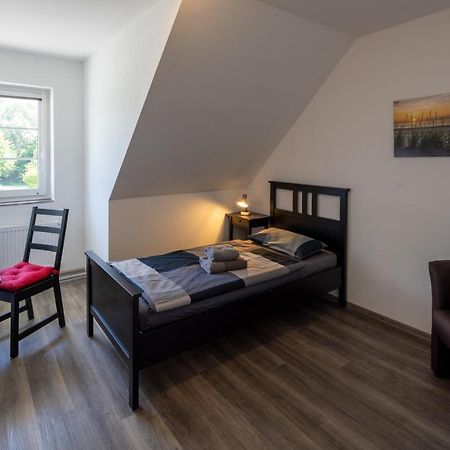 Gaestehaus Olympia Wilhelmshaven - Moderne Einzelzimmer Mit Eigenem Bad Fuer Monteure Schortens Kültér fotó