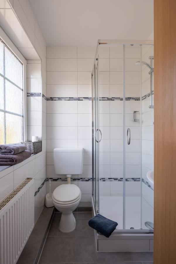 Gaestehaus Olympia Wilhelmshaven - Moderne Einzelzimmer Mit Eigenem Bad Fuer Monteure Schortens Kültér fotó