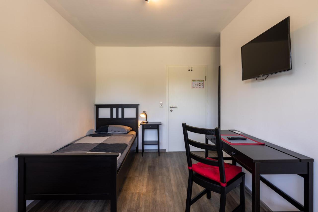 Gaestehaus Olympia Wilhelmshaven - Moderne Einzelzimmer Mit Eigenem Bad Fuer Monteure Schortens Kültér fotó